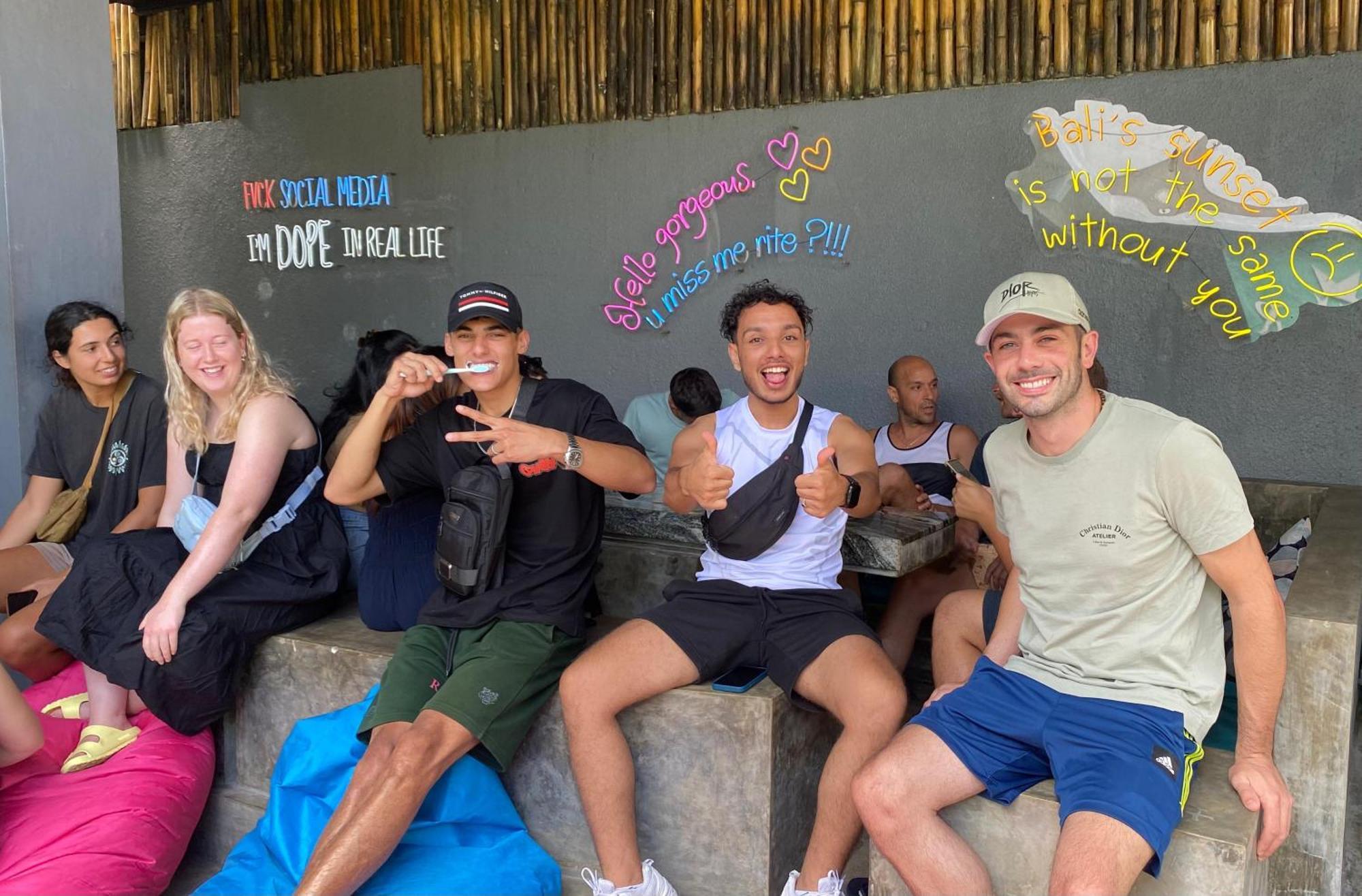 Ostello Stellar Capsules Seminyak Esterno foto The crew of the film