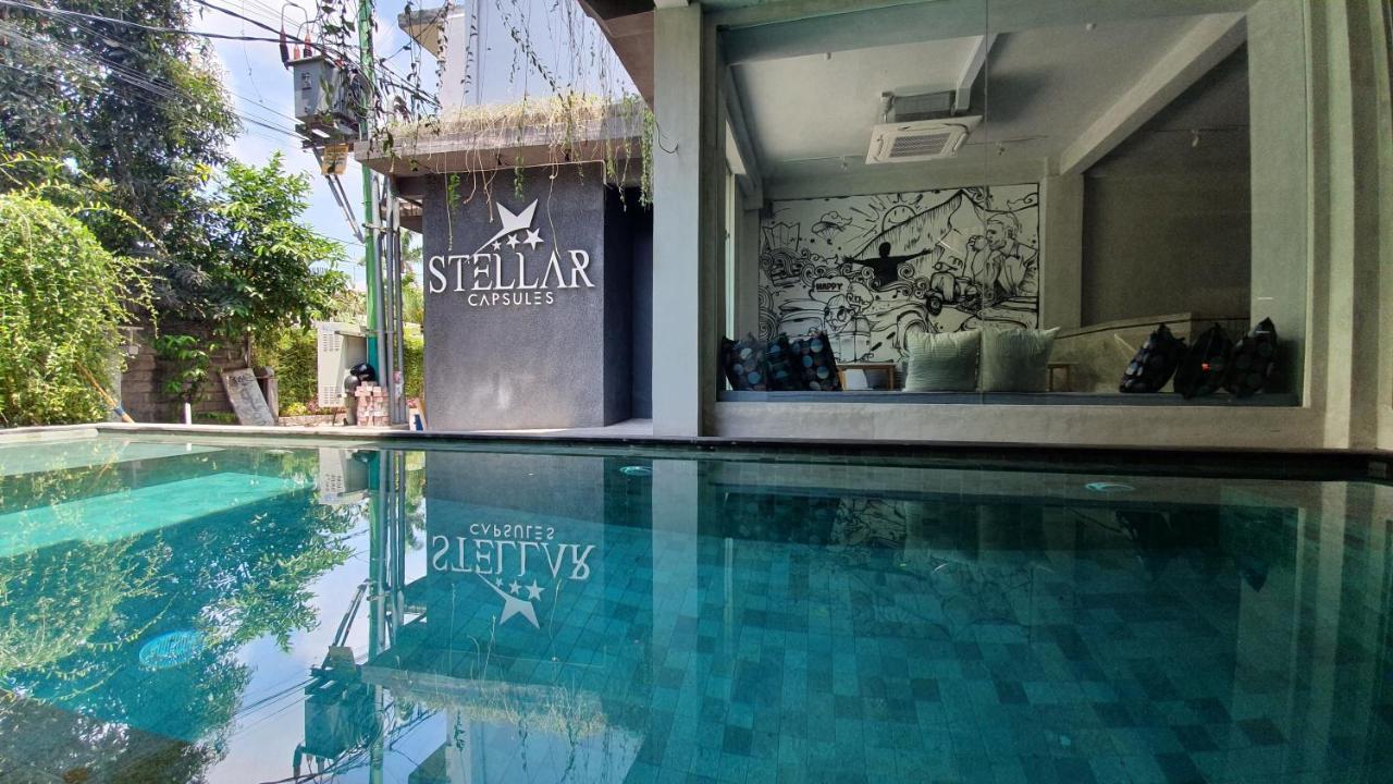 Ostello Stellar Capsules Seminyak Esterno foto Stellar Pool