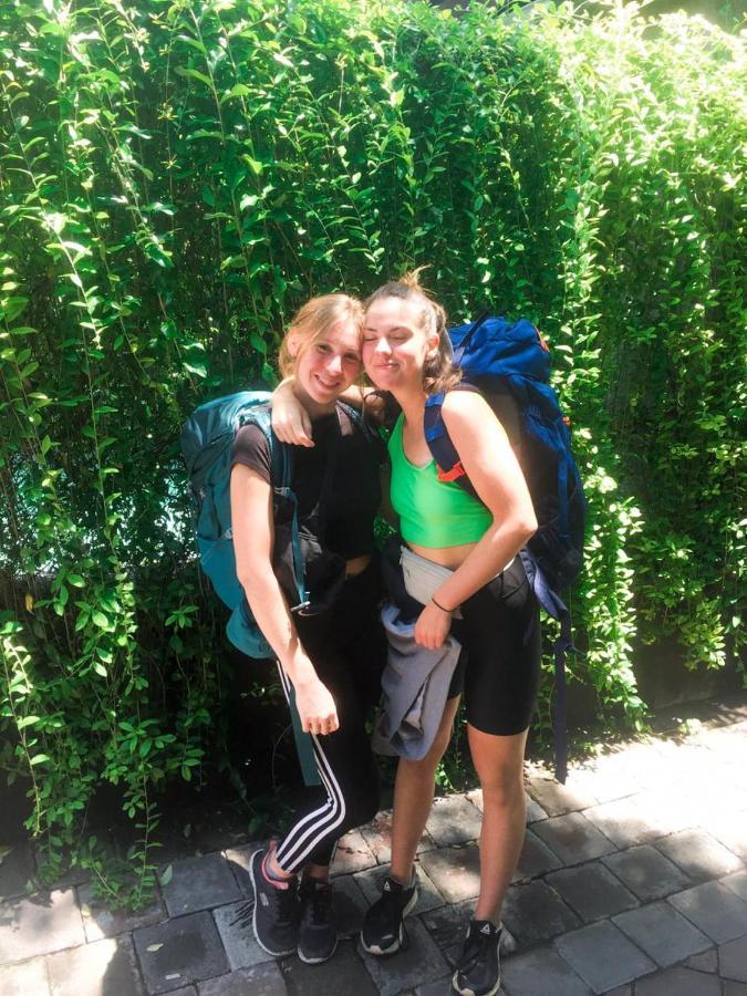 Ostello Stellar Capsules Seminyak Esterno foto Two hikers on the Camino de Santiago in Galicia, Spain