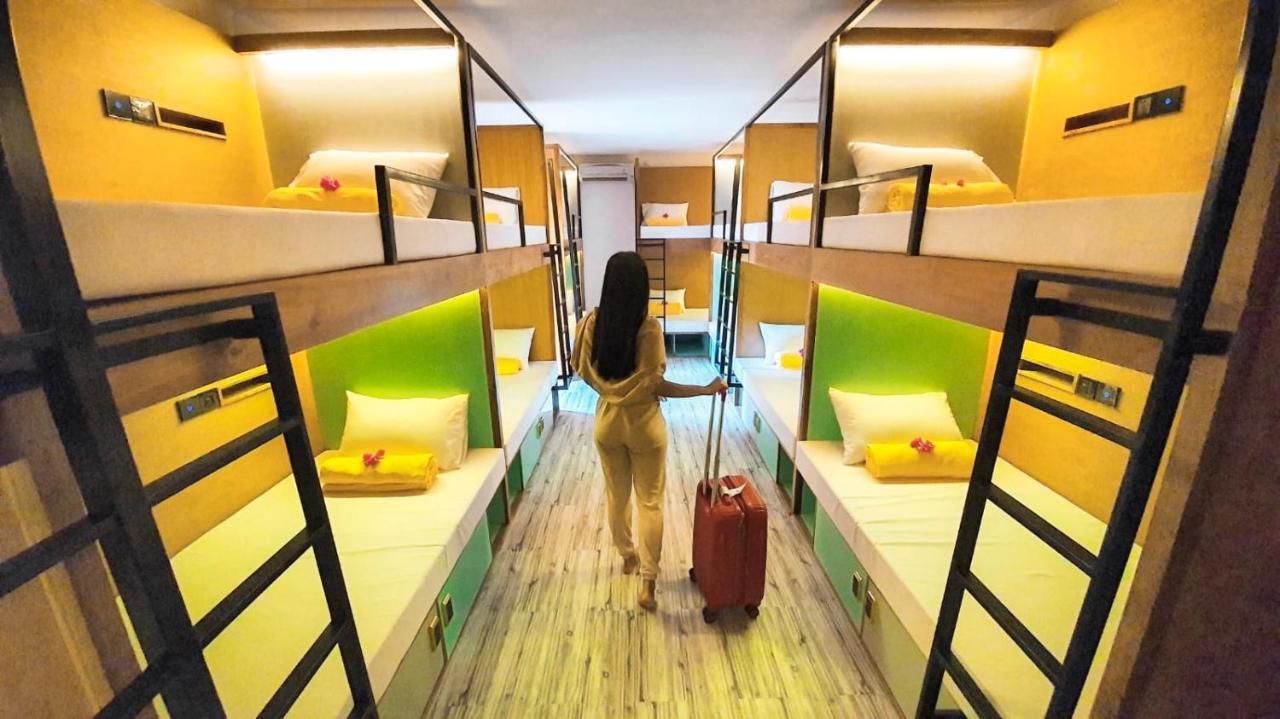 Ostello Stellar Capsules Seminyak Esterno foto